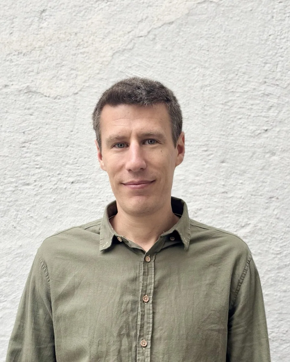 Robin Rosada som arbetar med SEO