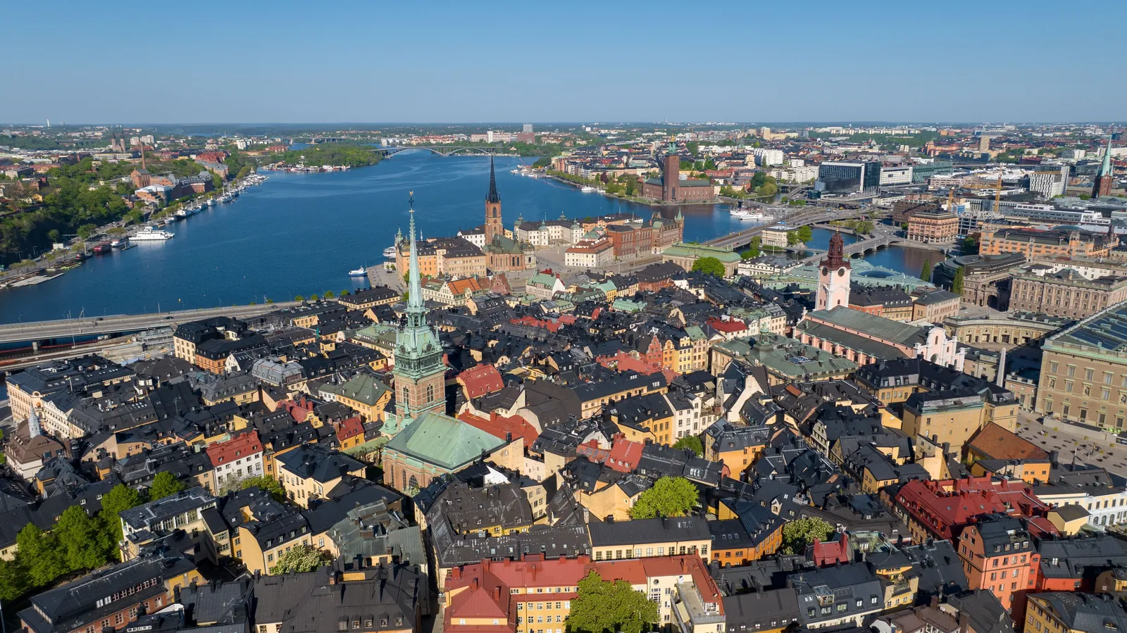 Stockholm från ovan med Gamla stan, Riddarholmen och Stadshuset